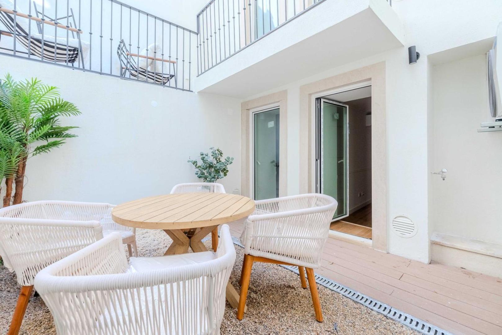 Stylish 2br With Ac & Terrace | By Airnest *