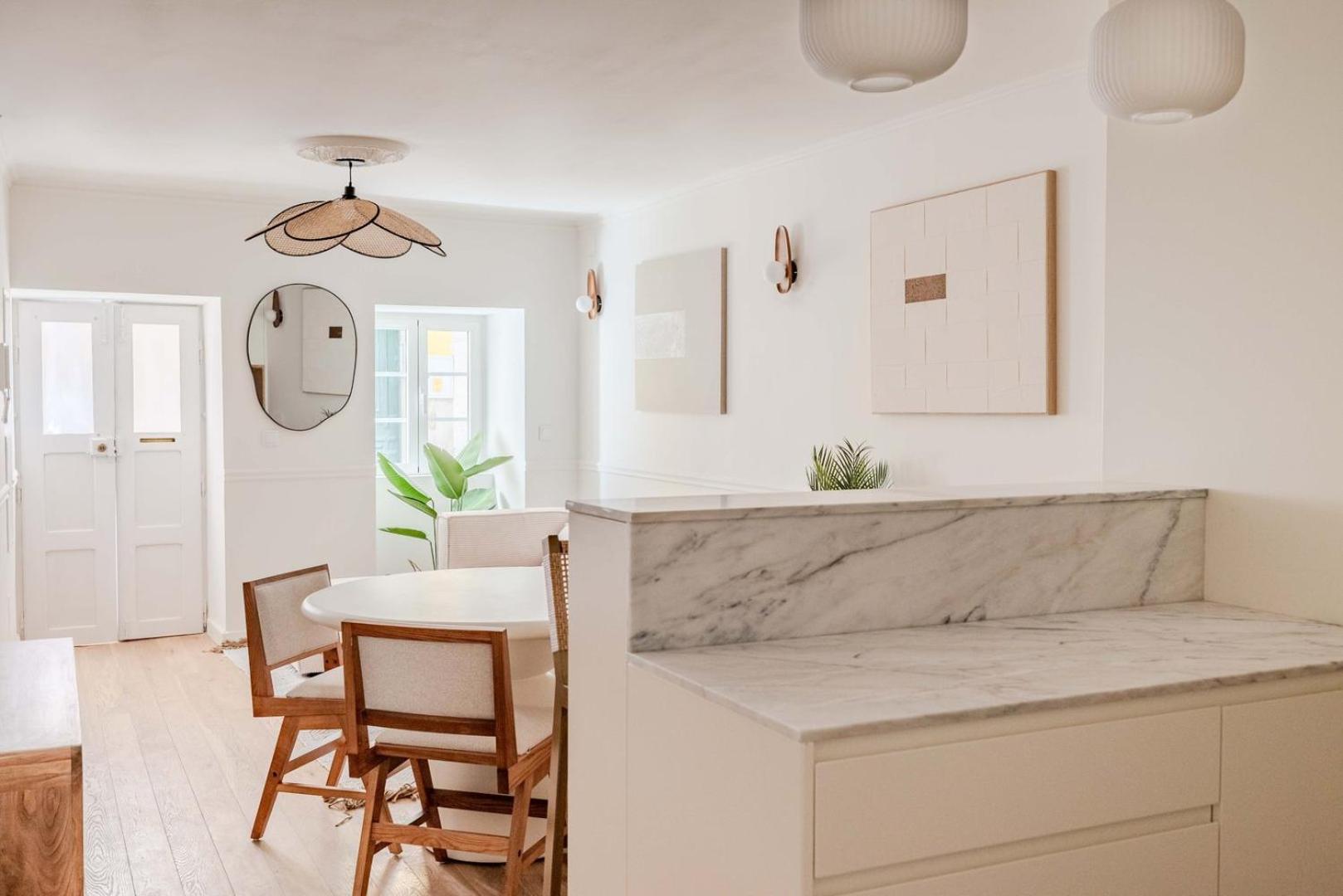 Stylish 2br With Ac & Terrace | By Airnest Apartment *