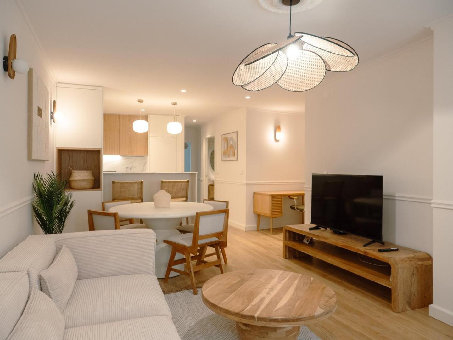 Stylish 2br With Ac & Terrace | By Airnest *
